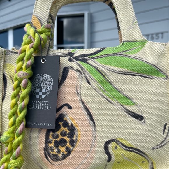 VINCE CAMUTO Printed Small Canvas Tote-Oriel In La Frutta - Picture 7 of 15